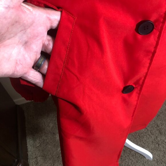 ☔️ Classic Chic Rain Jacket — Vintage Paris Design - Picture 11 of 14